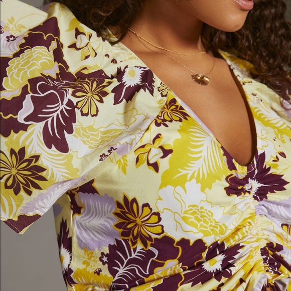 NWT Maeve by Anthropologie cropped cinched floral flutter sleeve top, size 1X - Picture 2 of 6